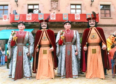 El Foment Cardoní presenta una nova edició del butlletí Cardona Oberta, dedicat als Gegants del barri de la Fira