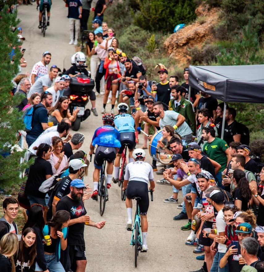 Cardona acull el Tour du Lord, un esdeveniment cicloturista solidari